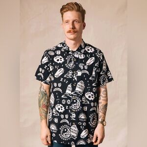 PYKNIC Shirt Large Short Sleeve Black And White Tombstone Dead Tired Breakfast
